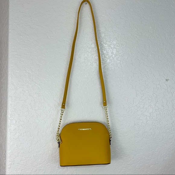Steve Madden Handbags - Steve Madden mustard yellow purse